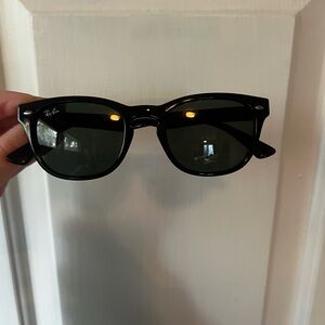 Brand New Women’s Ray Ban Petite